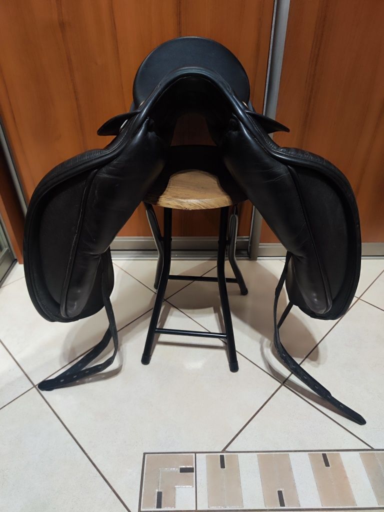 Siodło ujeżdżeniowe Prestige Modena 17"