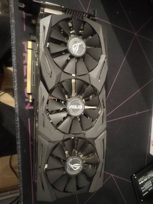 GTX 1060 6gb Asus rog strix