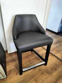 Krzesło czarne skórzane siedzisko