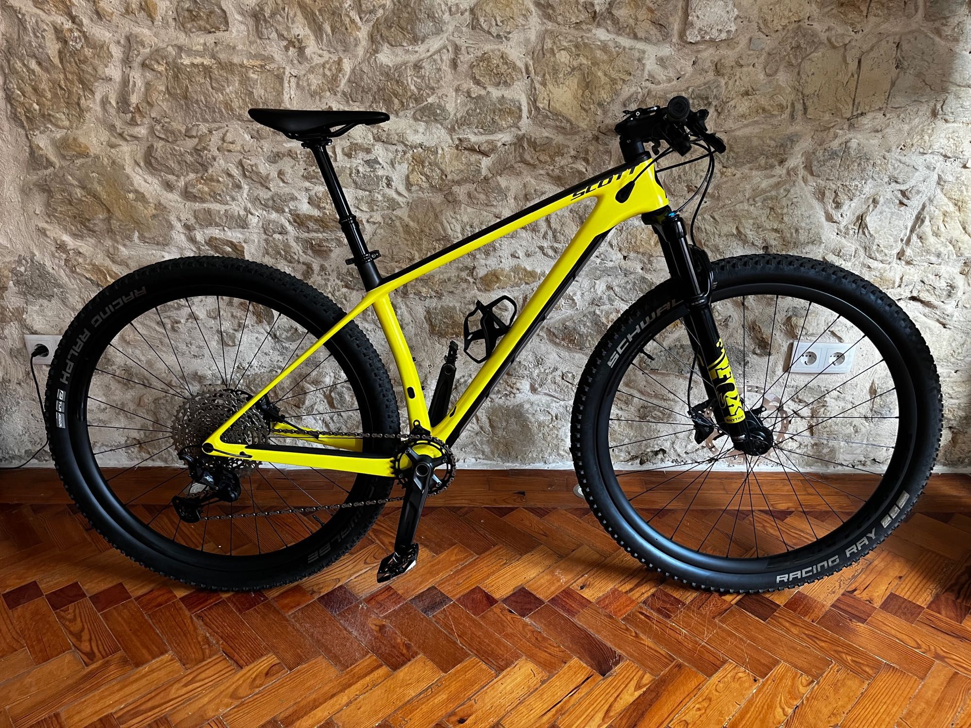 2021 SCOTT Scale 930 with Carbon Wheels - Size : Medium