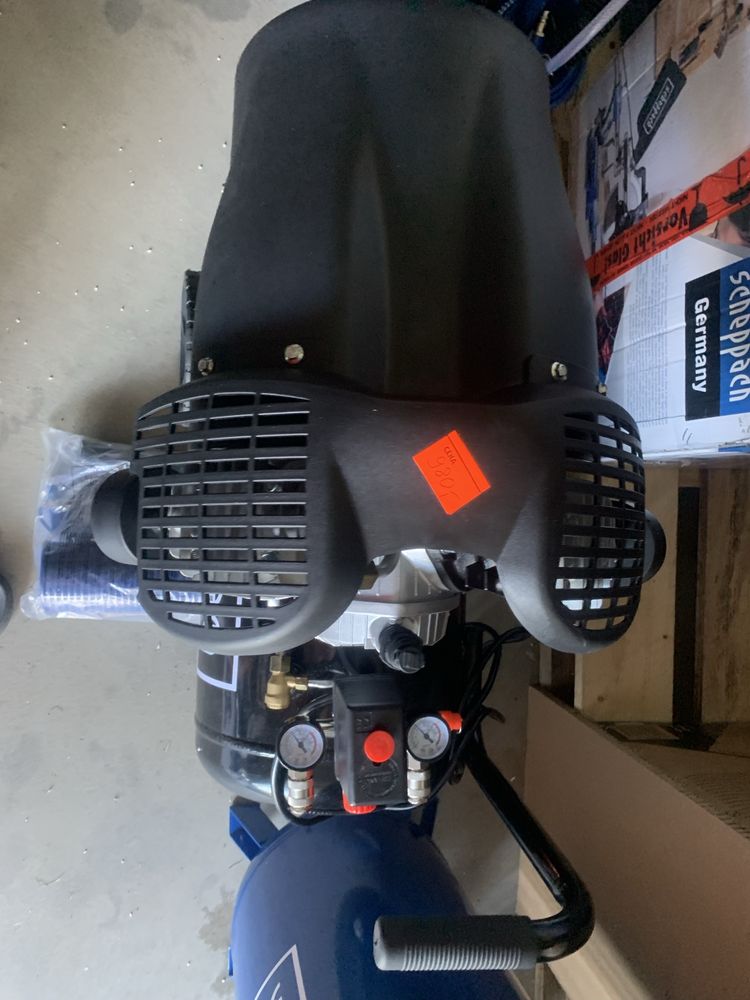 Kompresor dwutlokowy Scheppach HC53DC