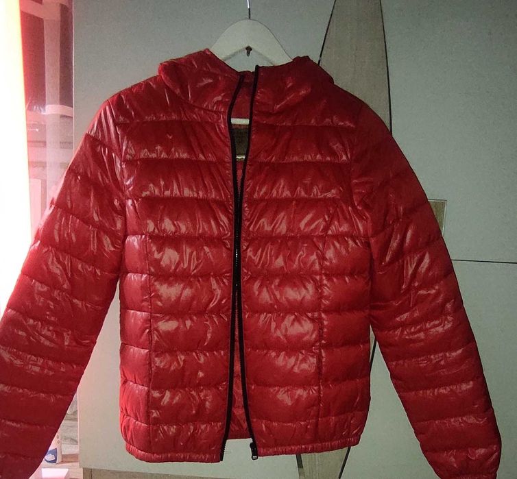 Kurtka z kapturem pikowana