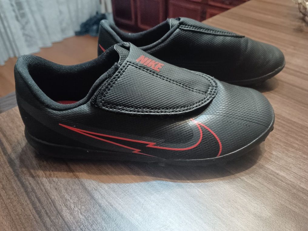 Buty piłkarskie Nike  wkł.19 cm