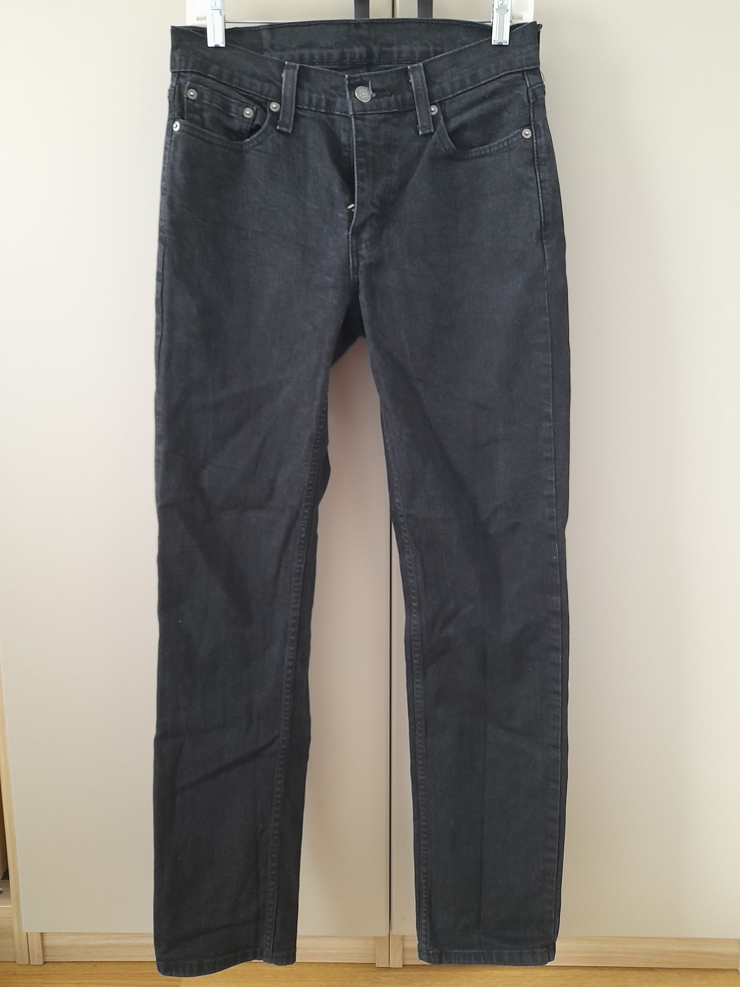Jeansy Levis W29 L32 , 170/74A czarne oryginalne jak nowe