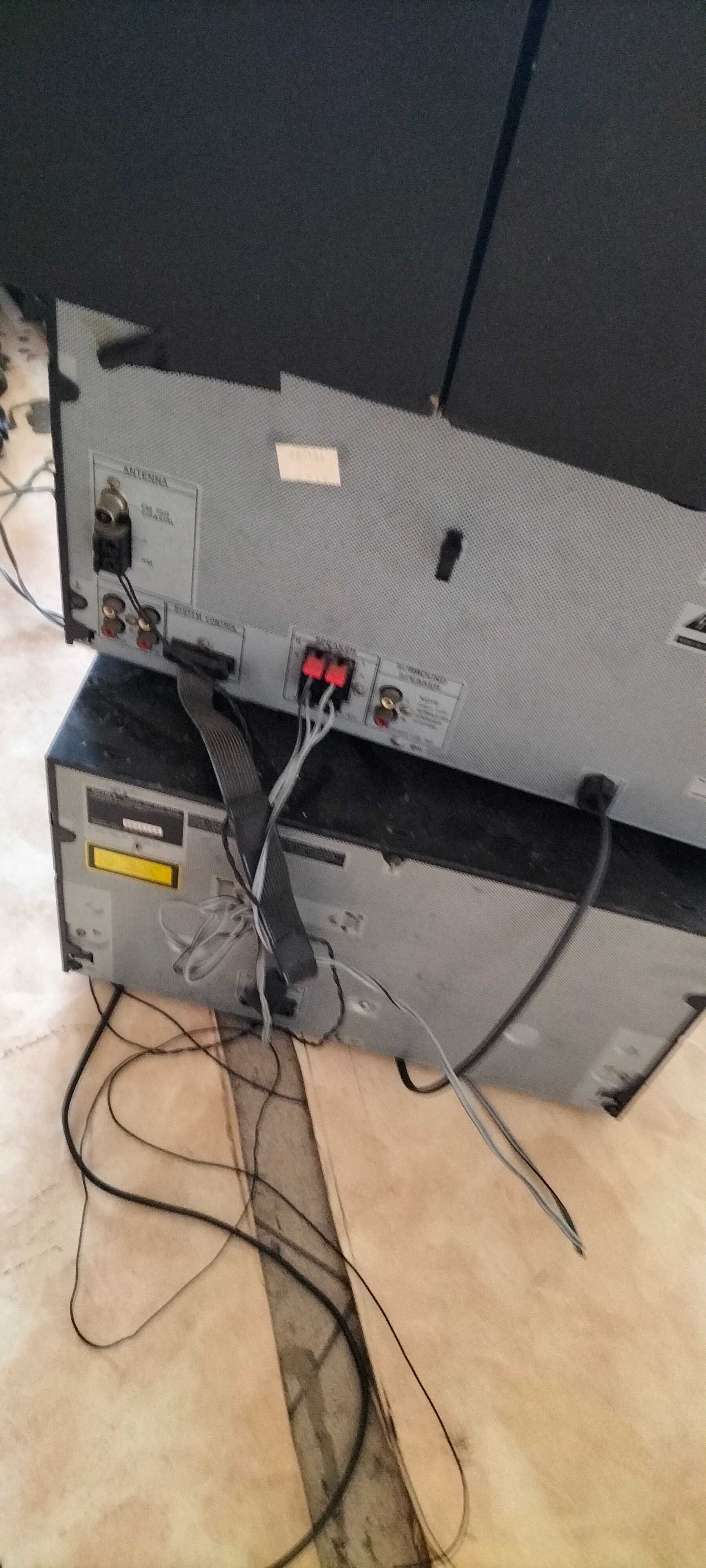 venda de aparelho som com mesa a funcionar