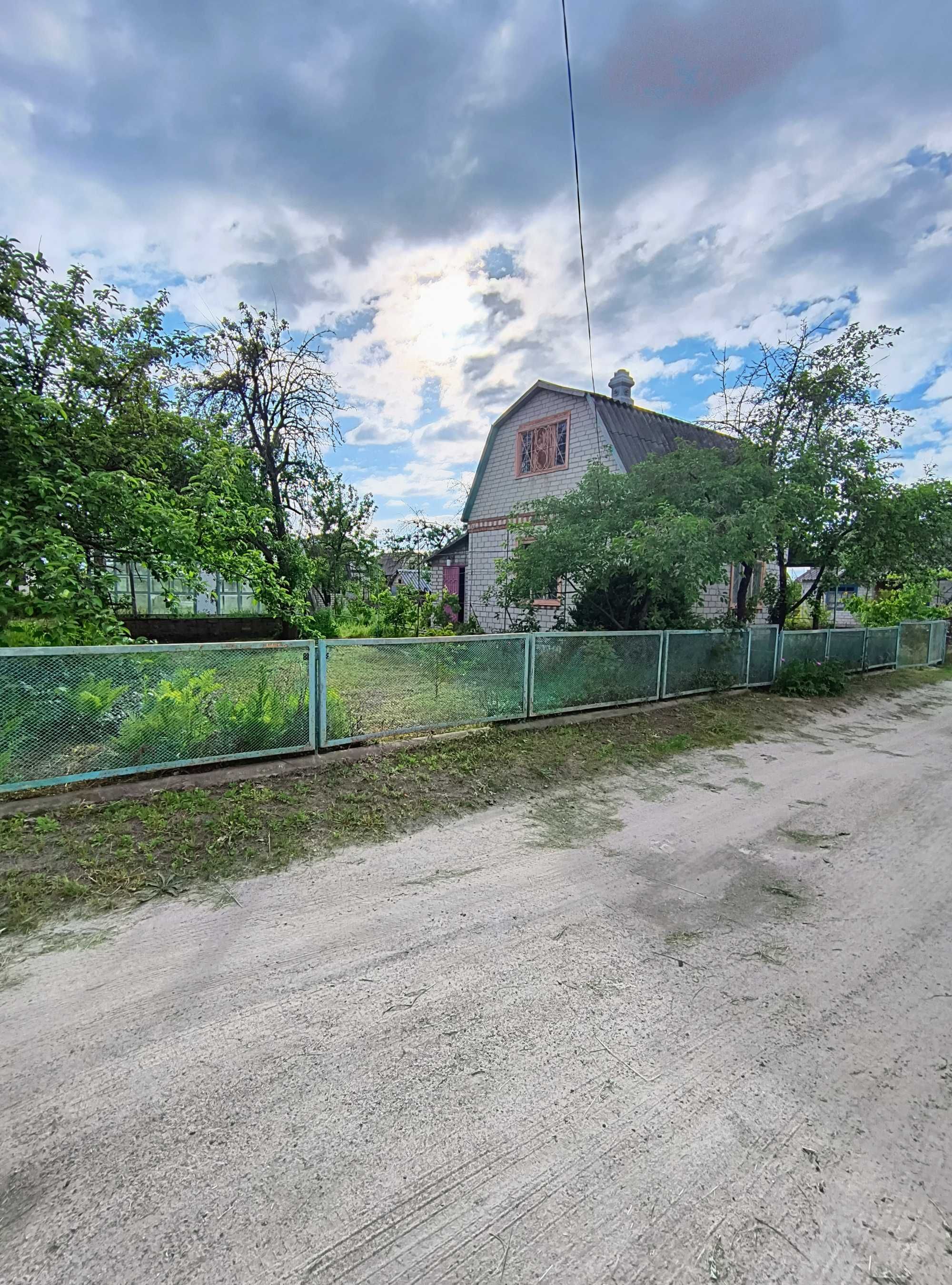 Продам Дачу 10км. от Центра, ліс, озеро.