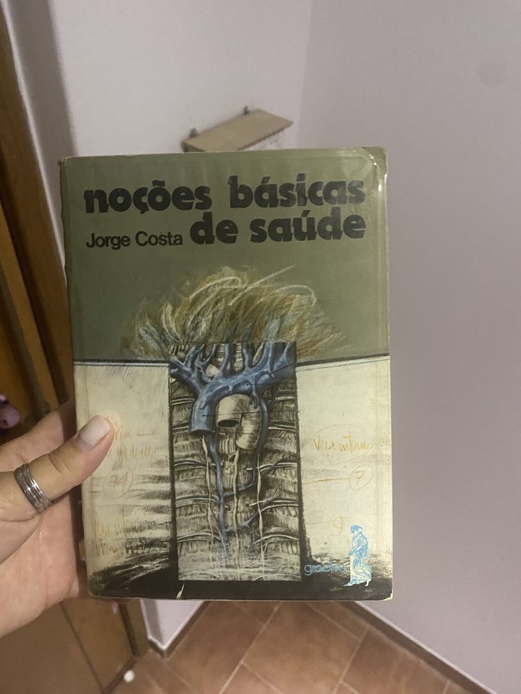 Varios livros varios gêneros