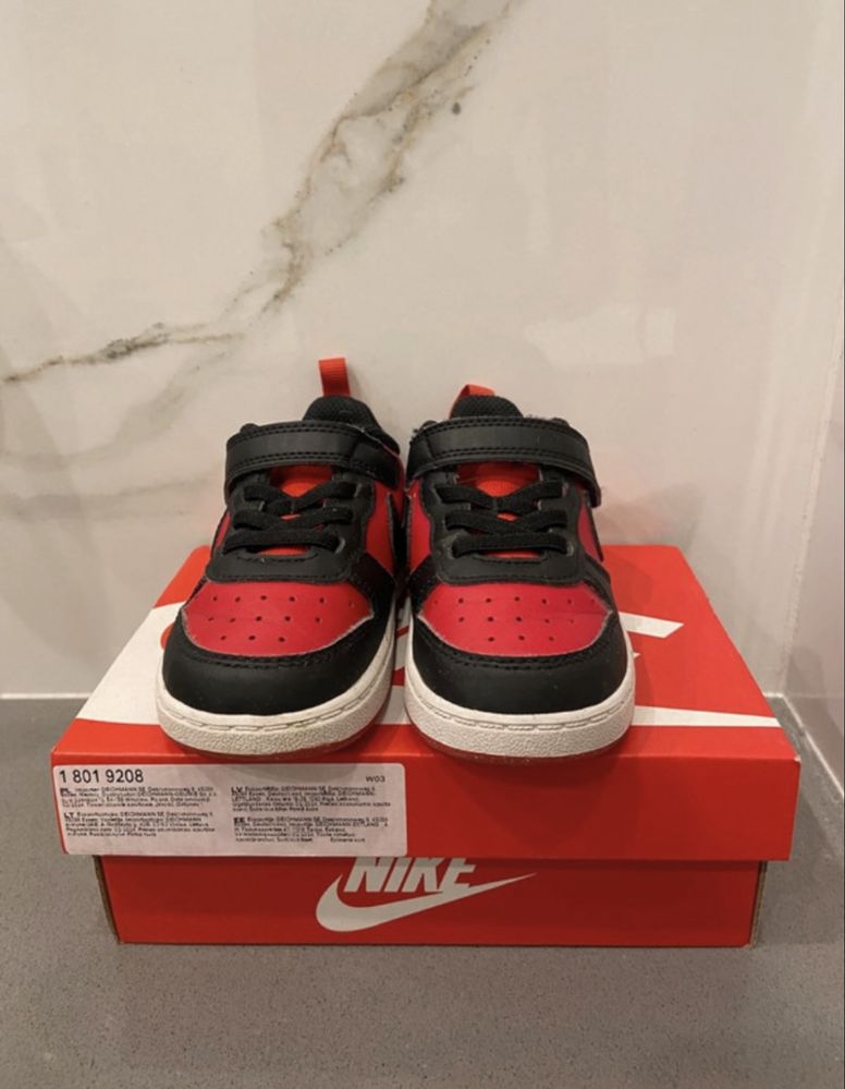Czarno-czerwone sneakersy dziecięce Nike Court Borough Low 23,5