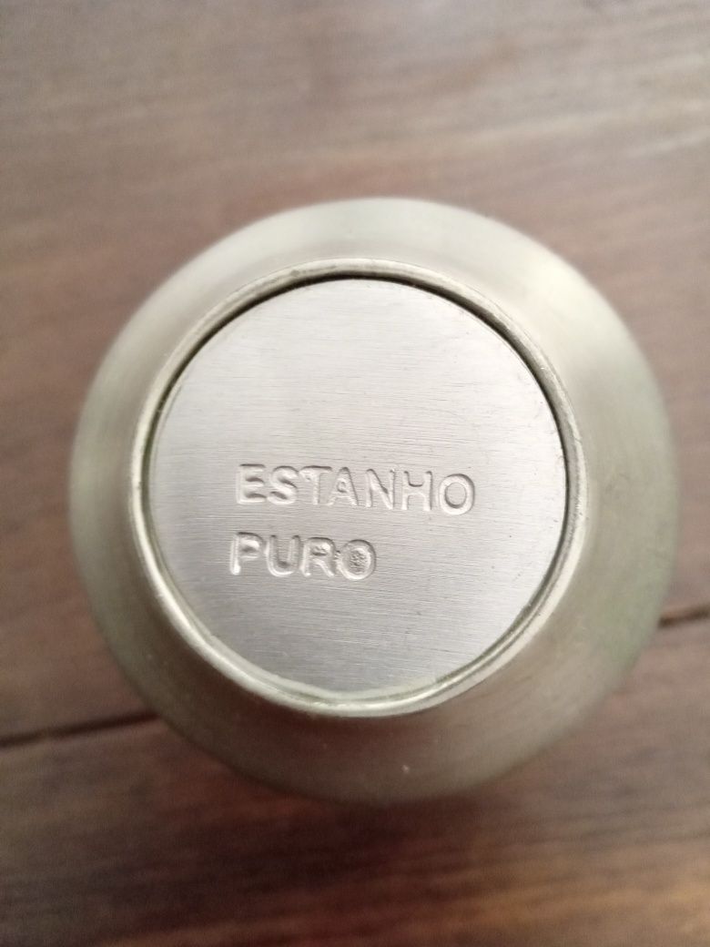 Peça decorativa em estanho