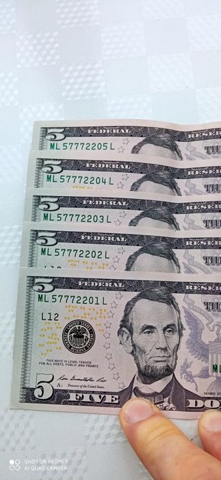 Предлогаеться Флеш-рояль (royal flush — «королевская масть»)