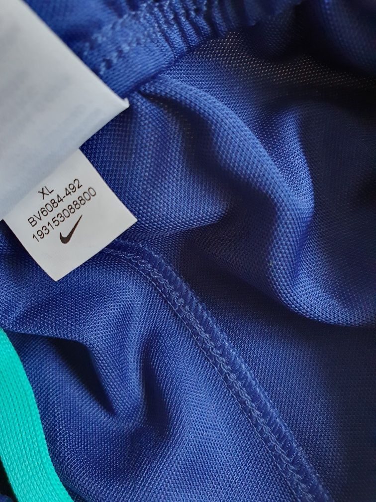 Szorty Nike 158/170 nowe z metką.