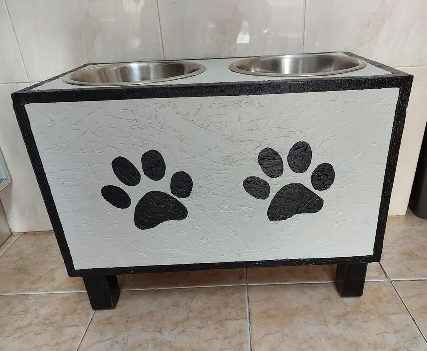 Comedouros p/ Cão/Gato feita à medida, em qualquer Cor/Inclui Tigelas