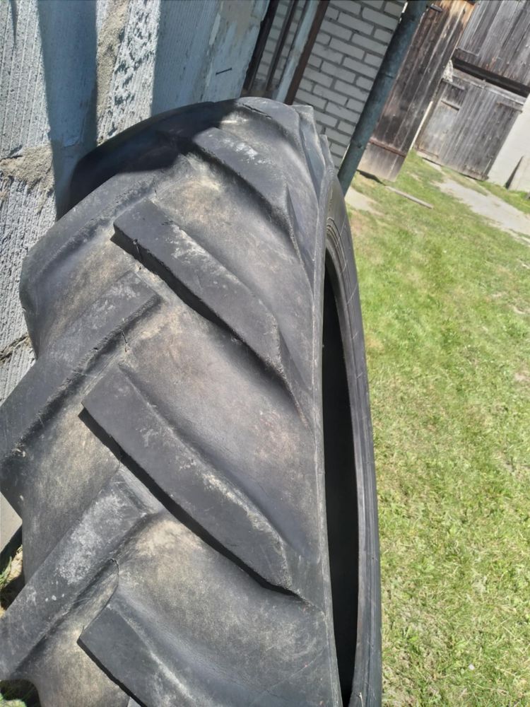 Opona 12,4 x 11-32 barum