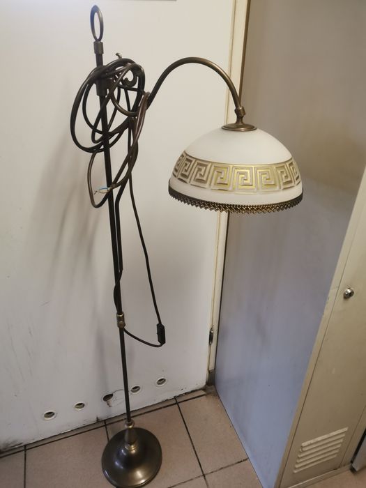 Lampa stojąca żeliwna