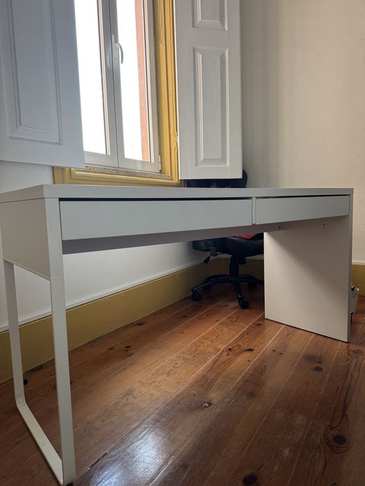 Mesa Ikea modelo Micke