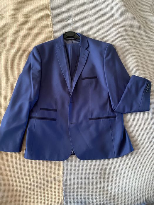 Продам мужской деловой костюм