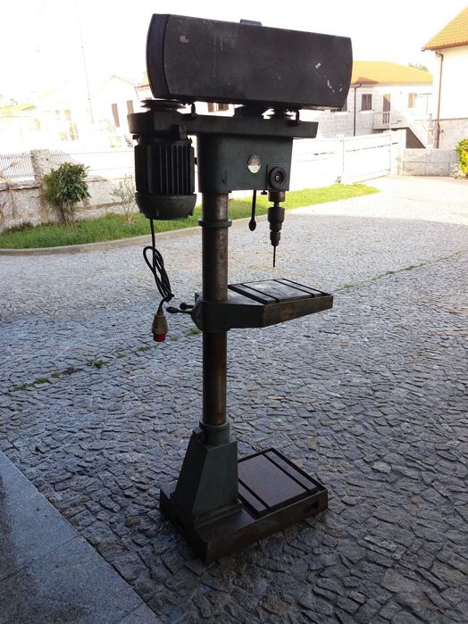 Engenho de furar 3 velocidades trifasicoi