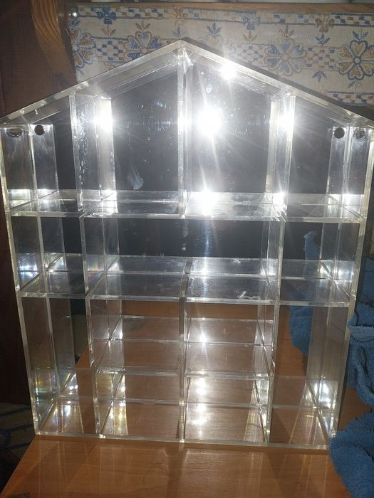 Gablota pułka lustrous