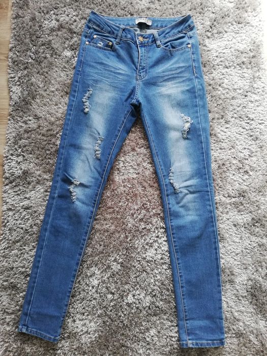 Niebieskie jeansy damskie