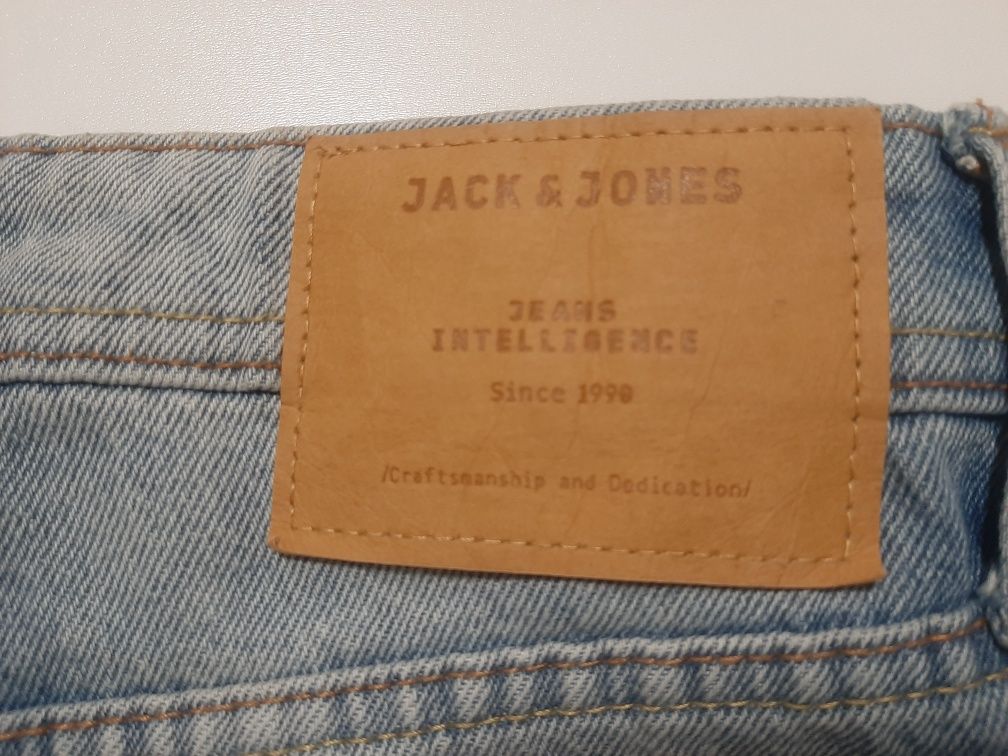 Мужские стильные шорты Jack & Jones. Сделано в Бангладеш.