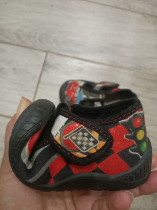 Kapcie dla chłopca r 22