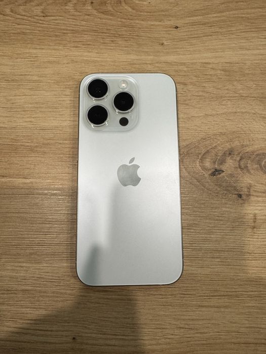 Iphone 15 pro 128 GB kondycja bateri 92%