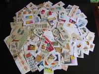 Filatelia (Lote 13) - 500 selos usados Portugal / colados no papel
