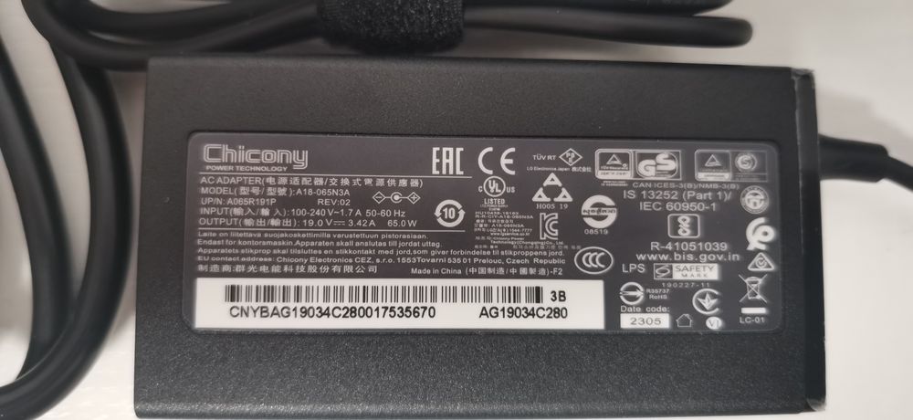 Z0353A Zasilacz CHICONY 19V 3,42A 65W A18-065N3A 3,5X1,2