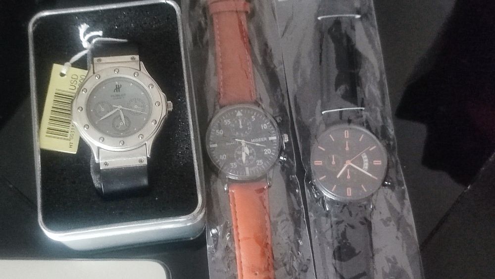 Bonito Relógio Novo