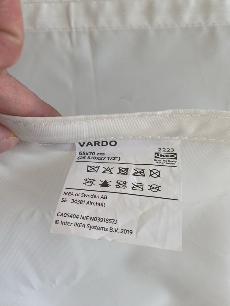 Ikea Vardo pojemnik na pościel zamykany 65x70 biały