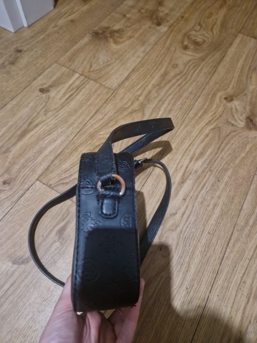 Torebka Guess czarna mała