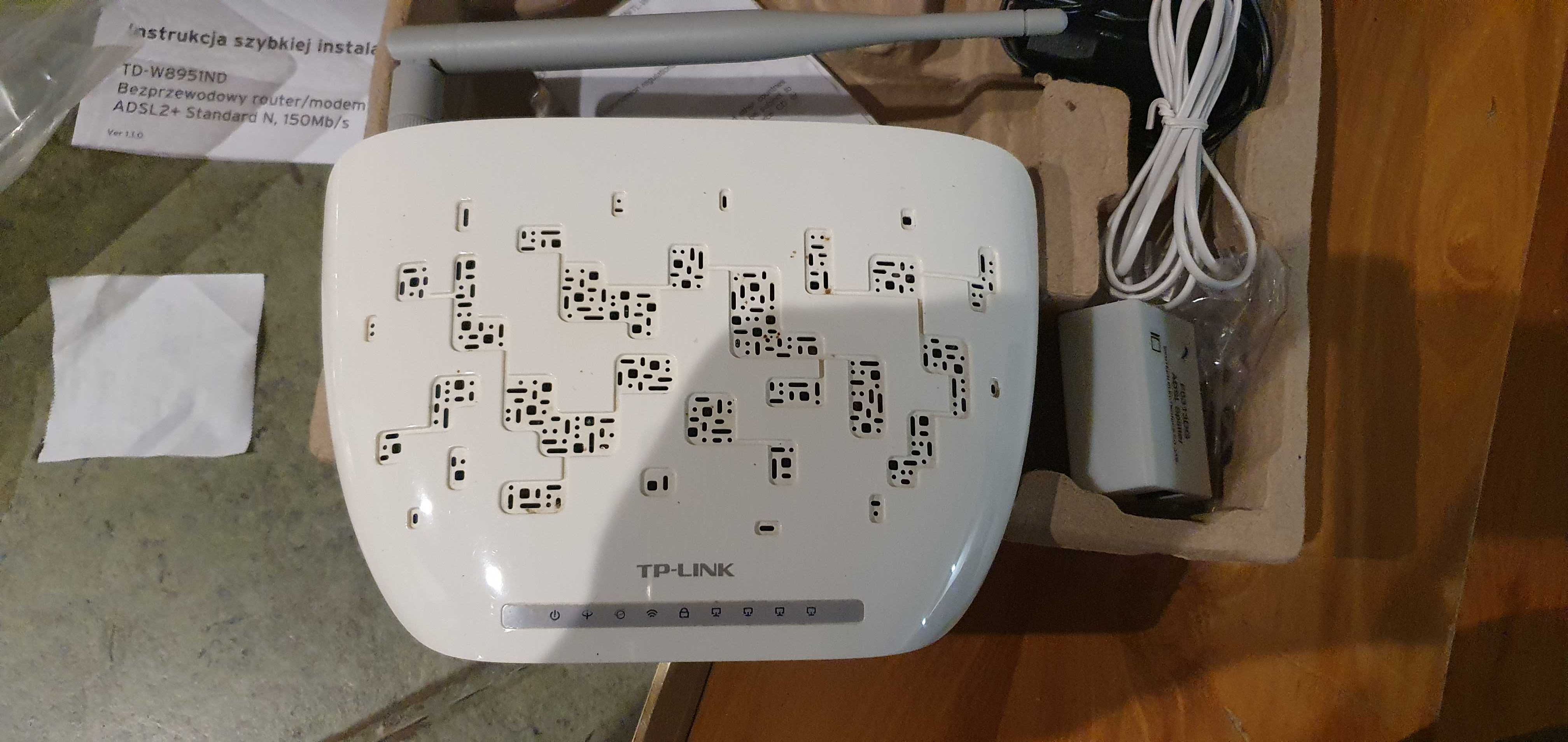 Router TP-LINK       .