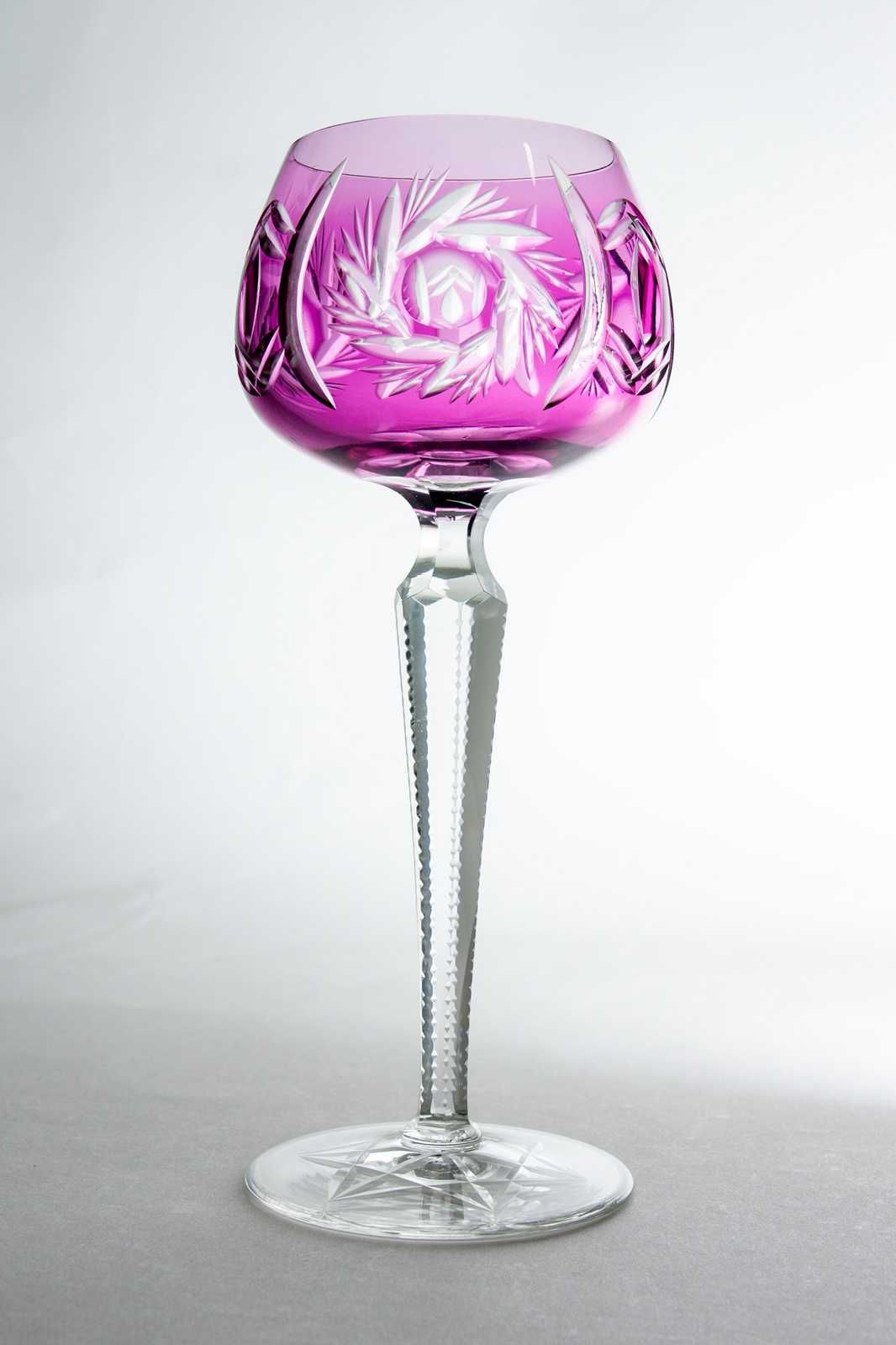 Purpurowy kryształowy kieliszek remer  Baccarat Val Saint Lambert?