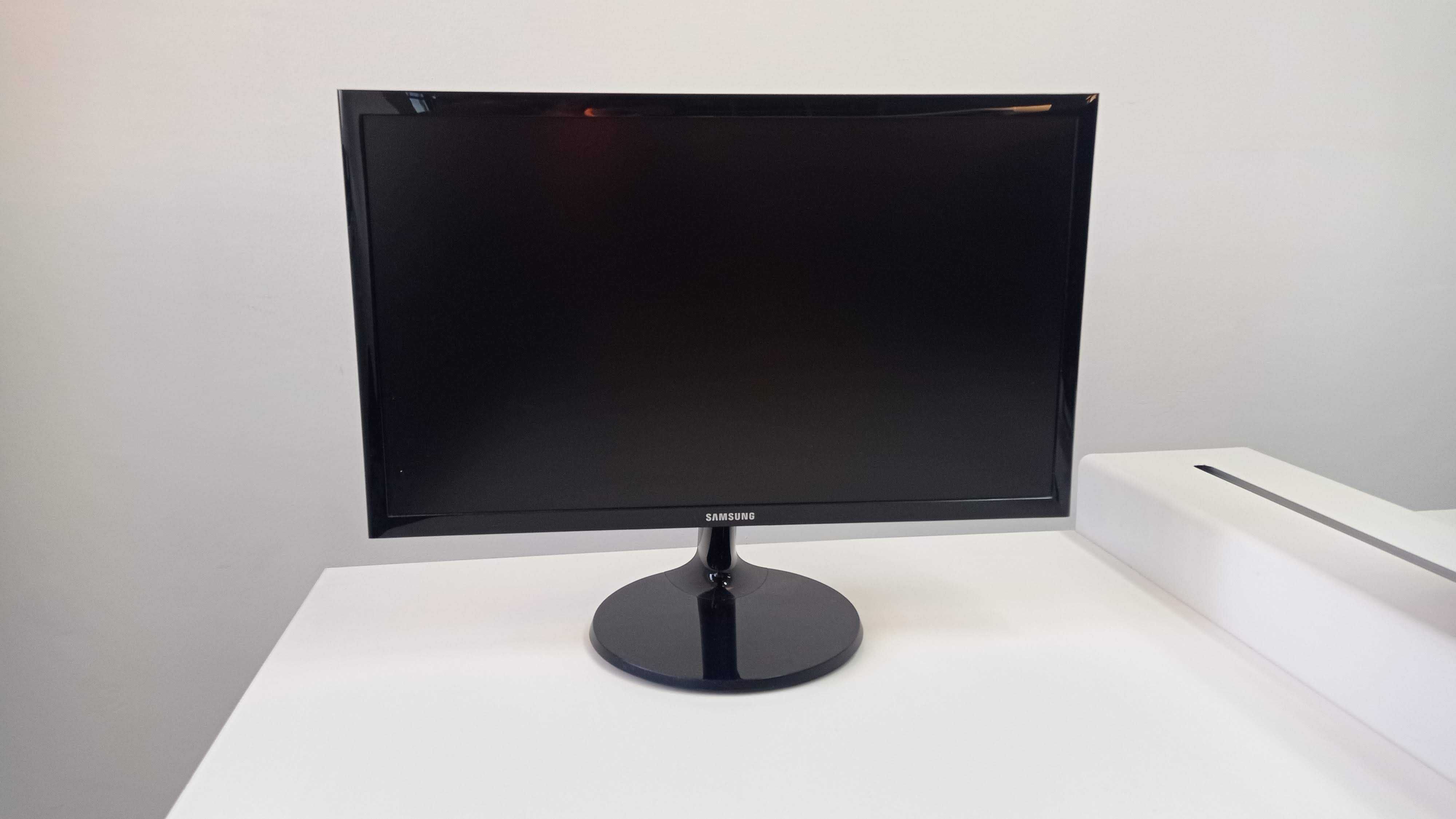 Monitores Samsung e LG 22 " - Bom estado
