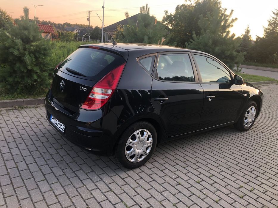 Hyundai I30 Hyundai i30 1.4 benzyna 2009 r czarna Perła Klima El. Szyby AUX USB