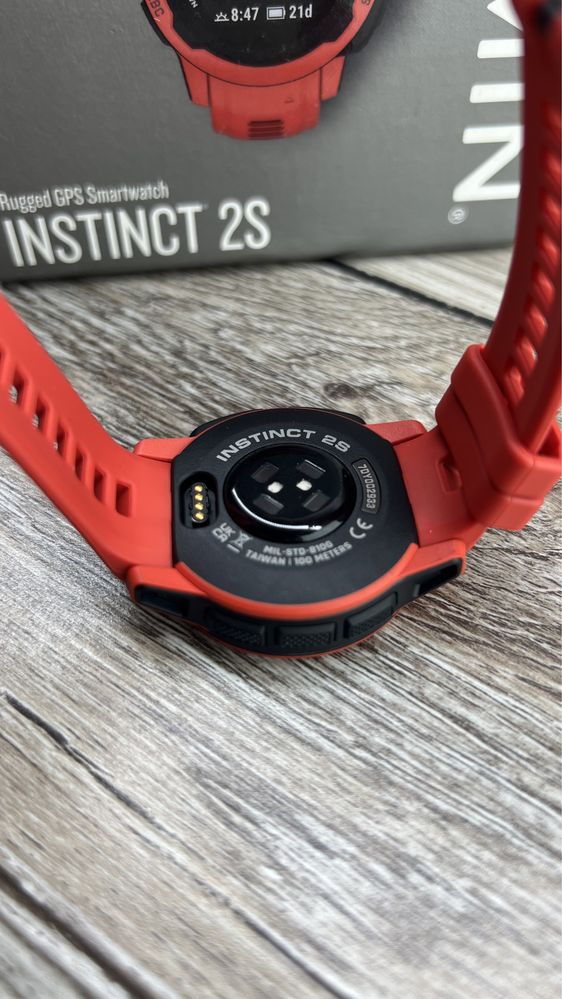 Смарт-годинник Garmin Instinct 2S