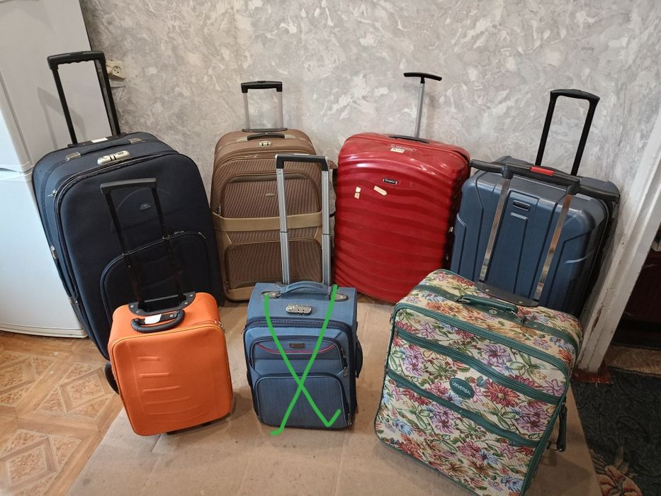 Чемоданы на колесах в наличии