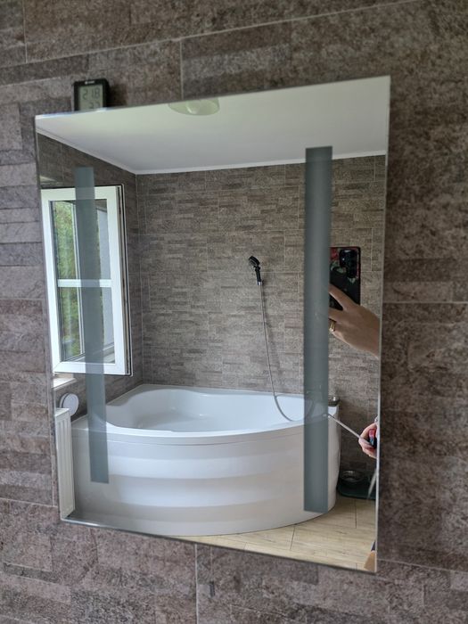 Komplet umywalka, bateria, szafka pod umywalkę, szafka wisząca, lustro
