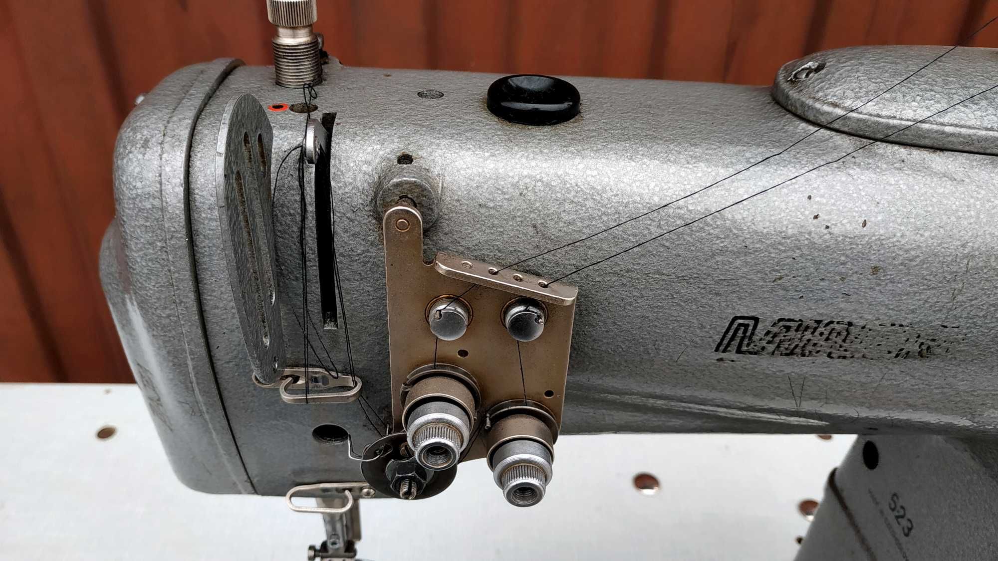 Швейна машина колонкова Minerva 523