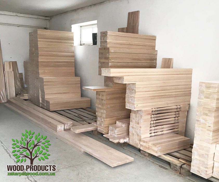 Комплектуючі для сходів, балясини, стовпи, перила, косоури