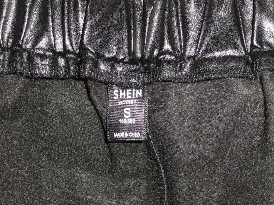 Трендовые кожаные шорты «Shein» (р.S/M эко кожа)