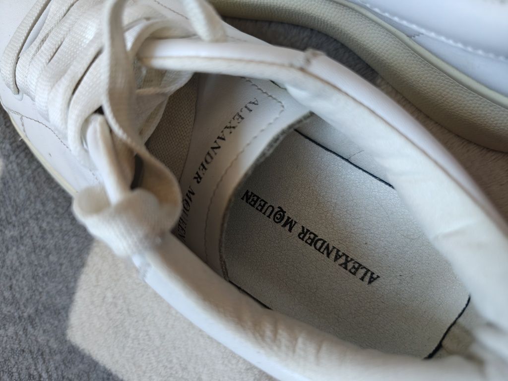 Alexander McQueen sneakersy skórzane skóra naturalna białe 36
