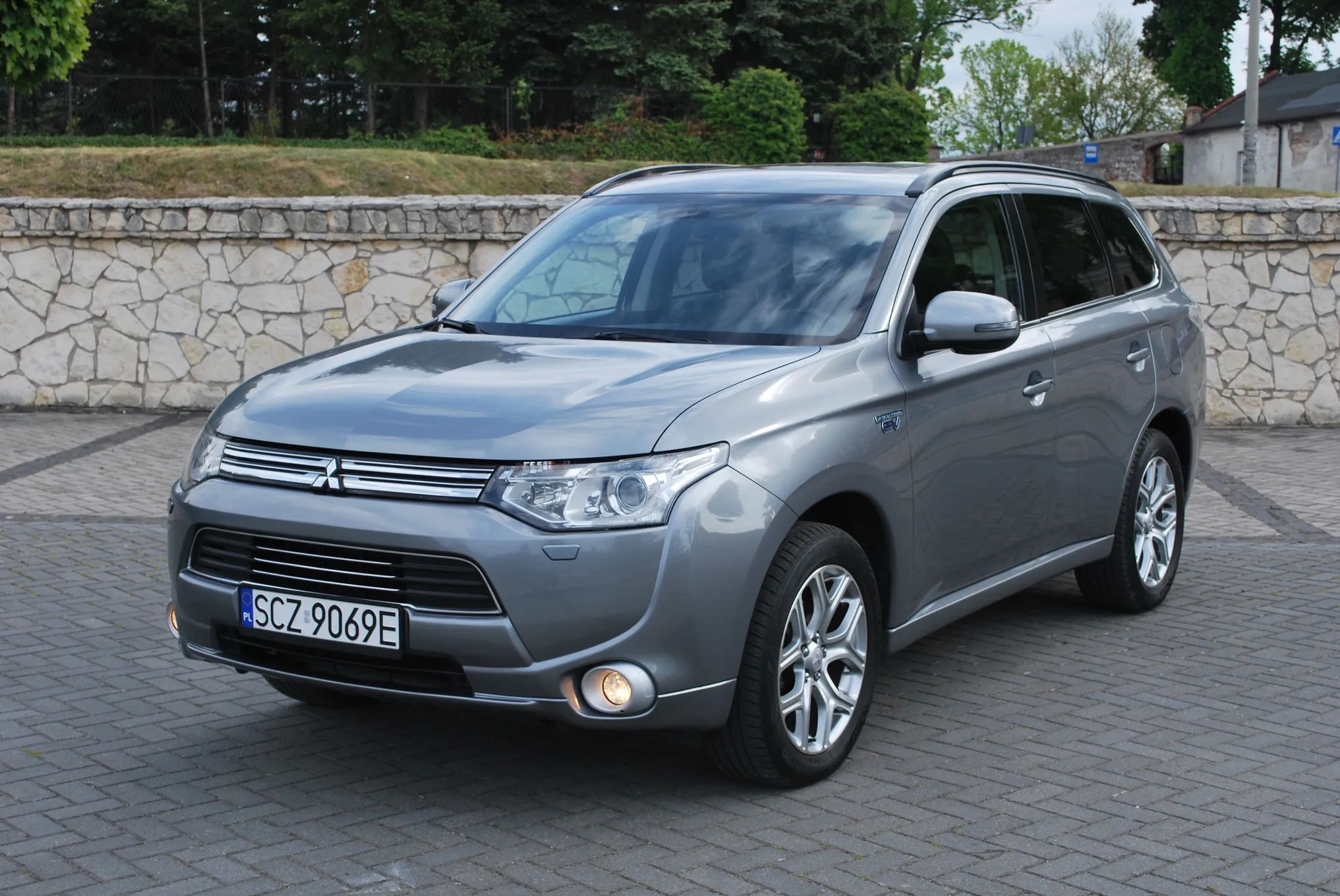 Mitsubishi Outlander 2.0 PHEV 4WD , Skóra , Ksenon , Rockford-Fosgate , Raport CarVertical