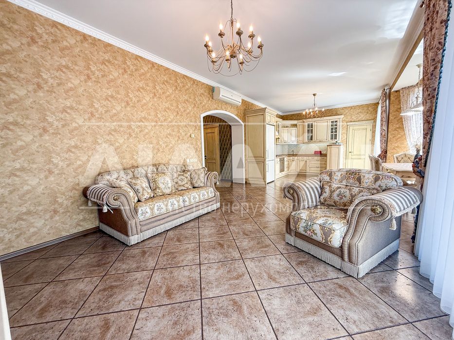 Vip будинок 4 спальні , 2 с/у на Правому березі