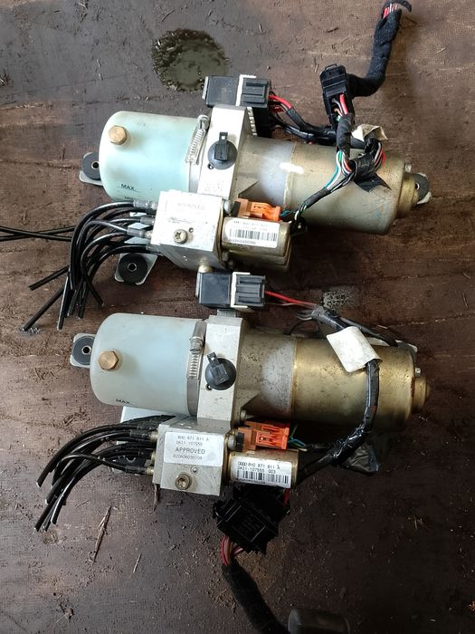 Pompa hydrauliczna dachu a4 b6 b7 cabrio 2 sztuki