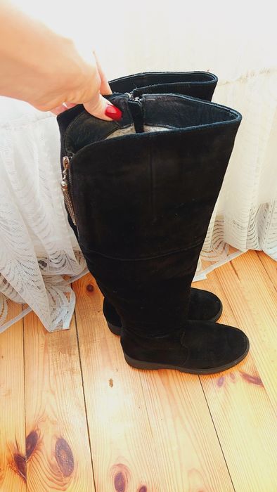 Зимове жіноче взуття (натуральна замша)