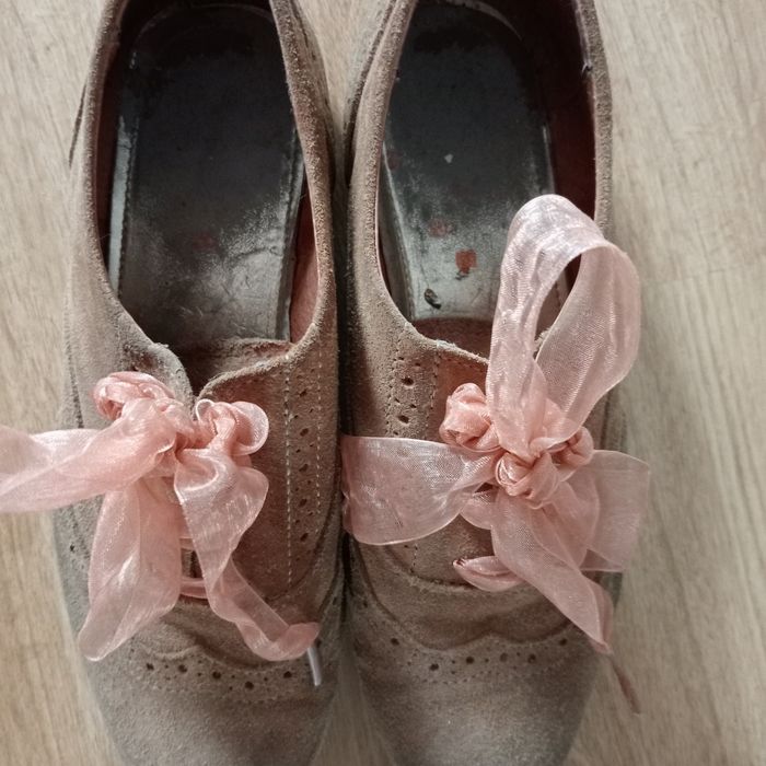 Sapatos camurça verdadeira