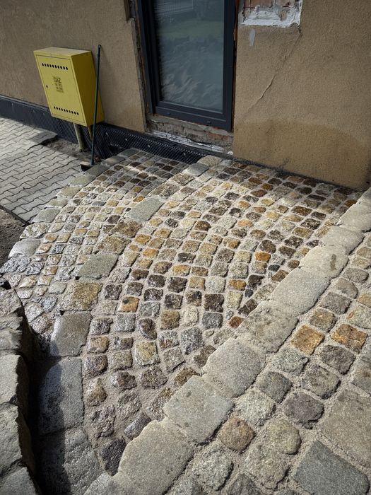 Ukladanie i murowanie kostki granitowej