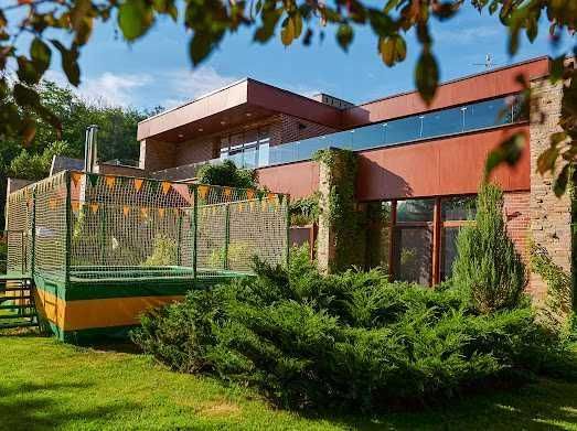 Продам резиденцію 1200 м2 з ремонтом на 3-га лісу Новообухівська траса