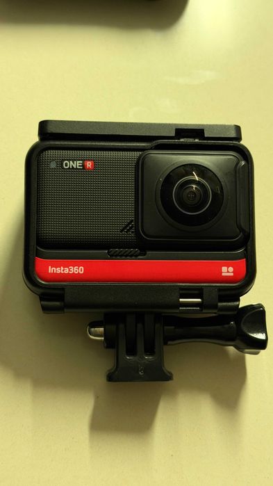 Câmara de acção Insta360 One R